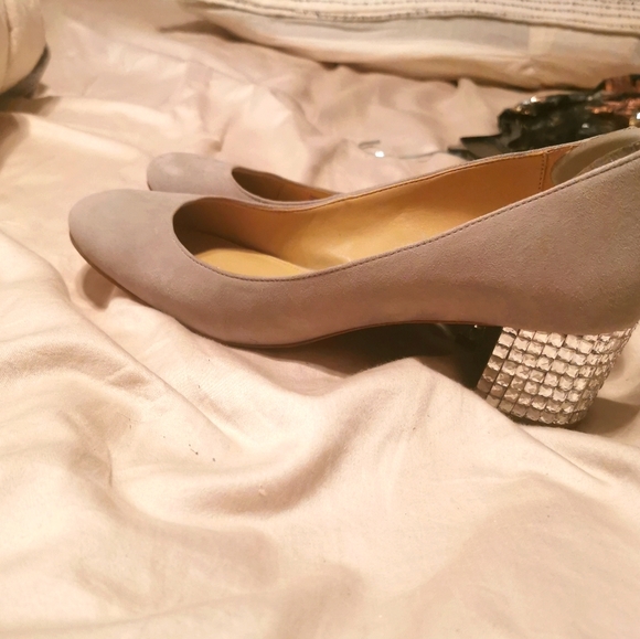 Grey heels - Picture 4 of 5